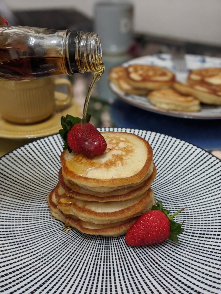 fluffy gluten free pancakes by Hewewi Foods